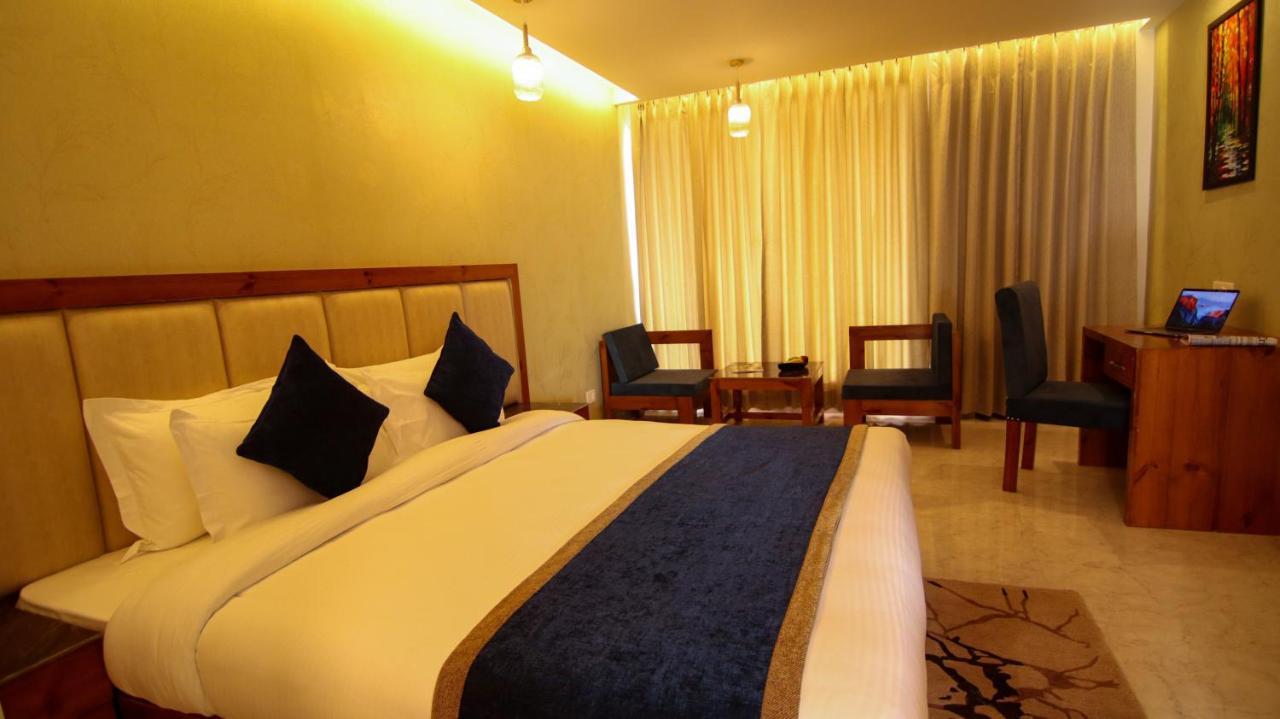 Golden Fern Resort Шимла Экстерьер фото