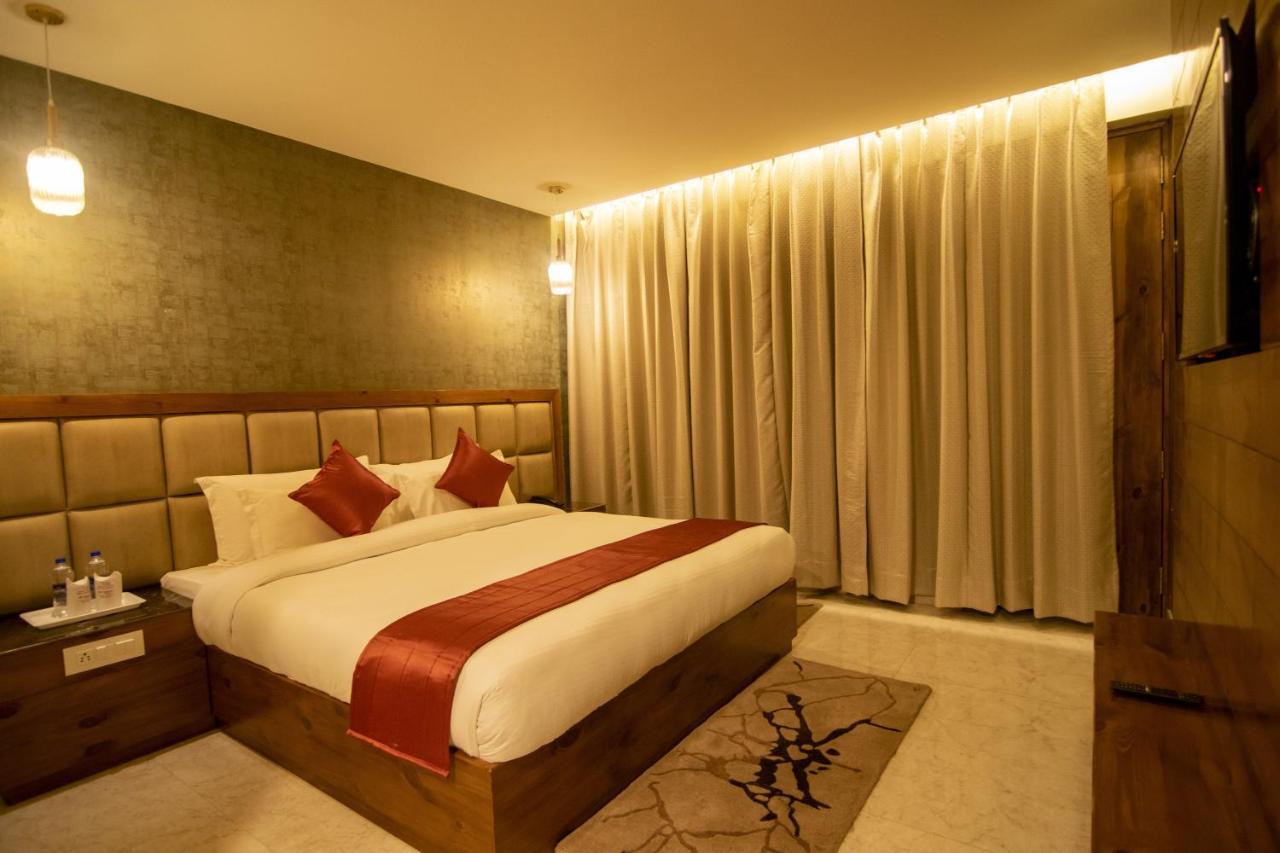 Golden Fern Resort Шимла Экстерьер фото