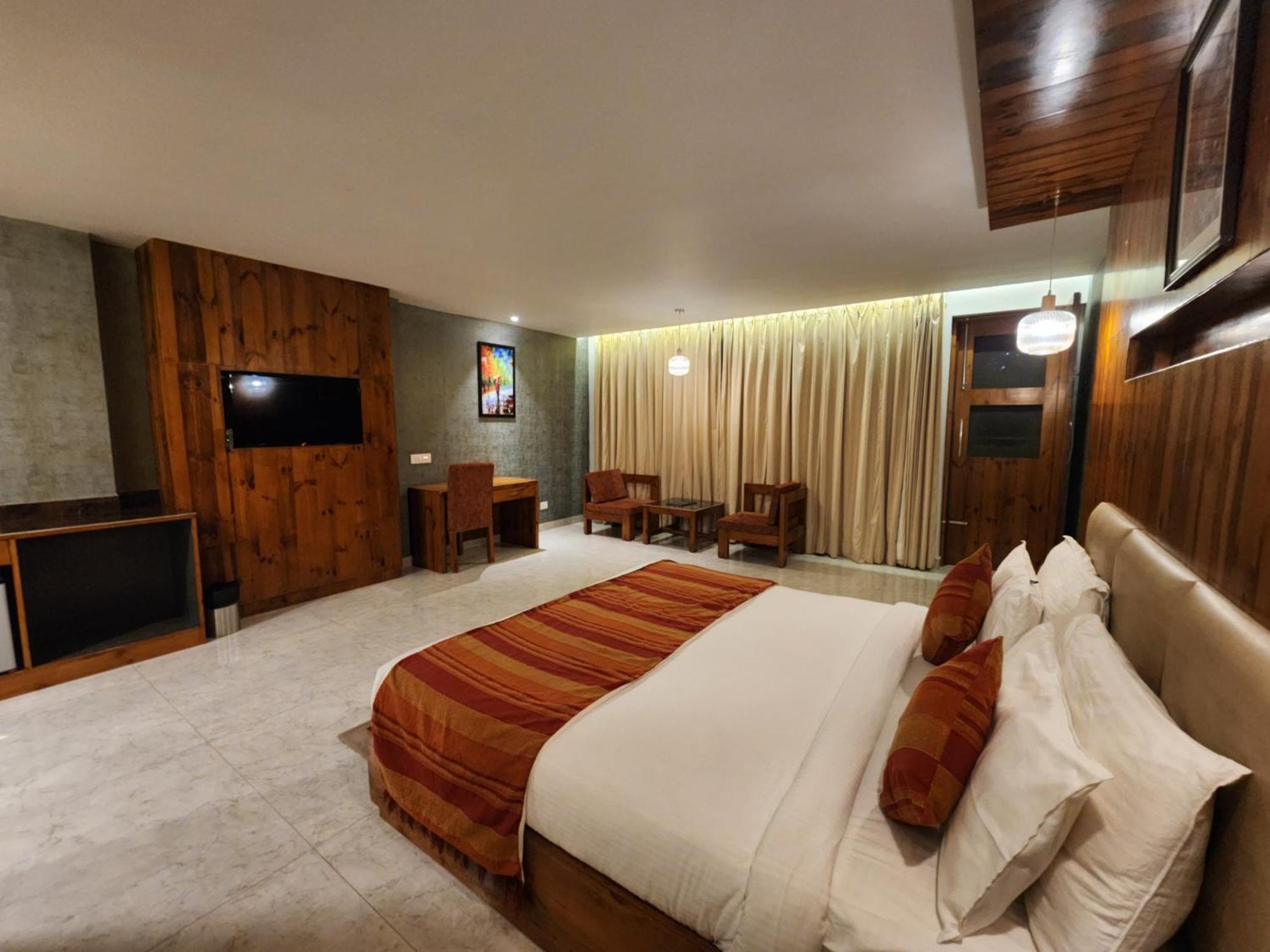 Golden Fern Resort Шимла Экстерьер фото