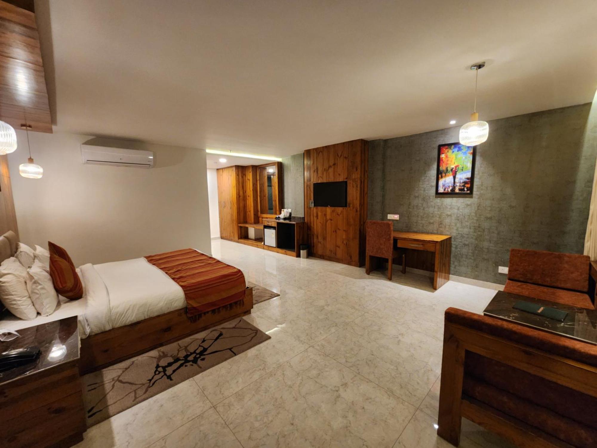 Golden Fern Resort Шимла Экстерьер фото