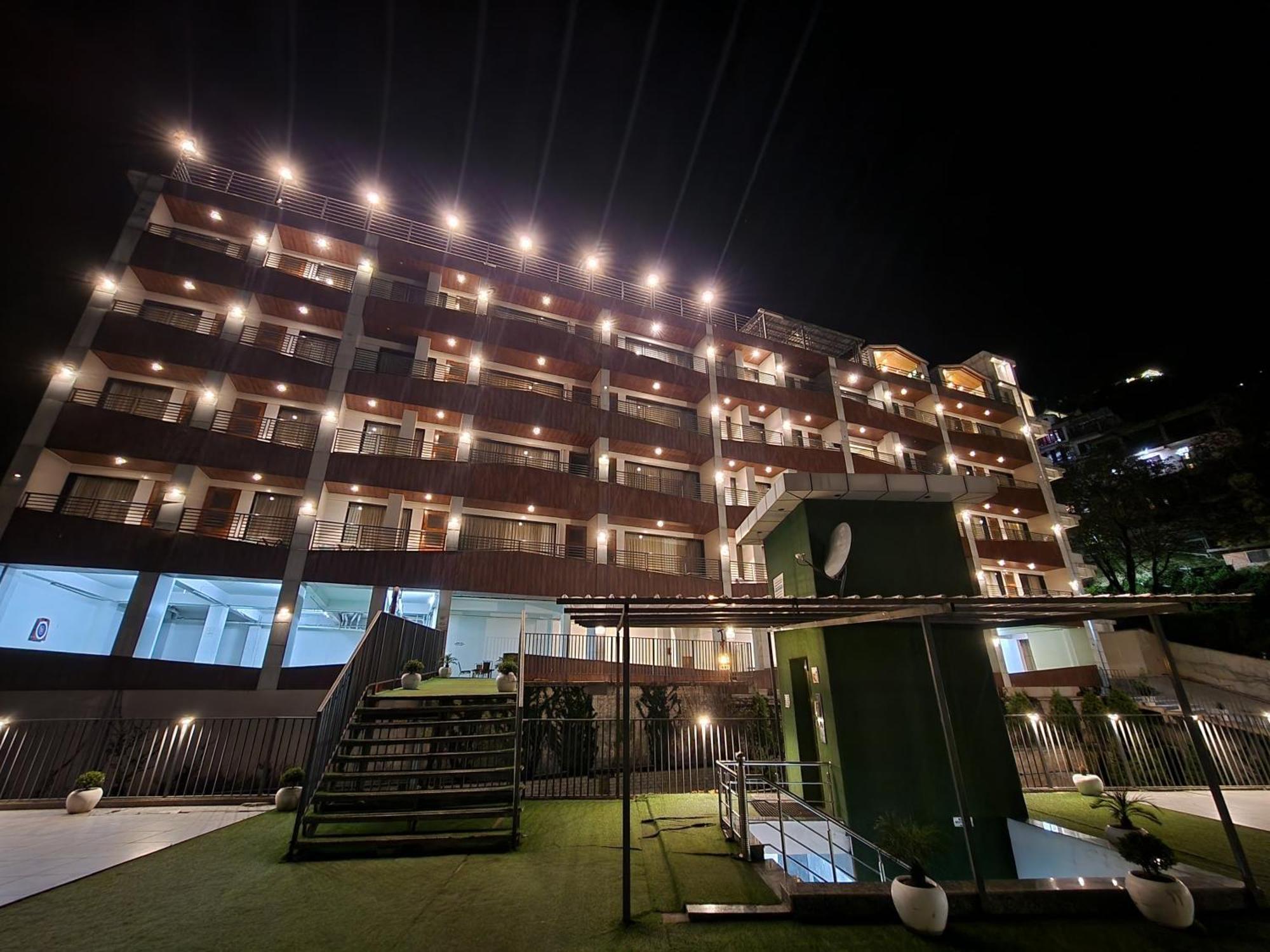 Golden Fern Resort Шимла Экстерьер фото