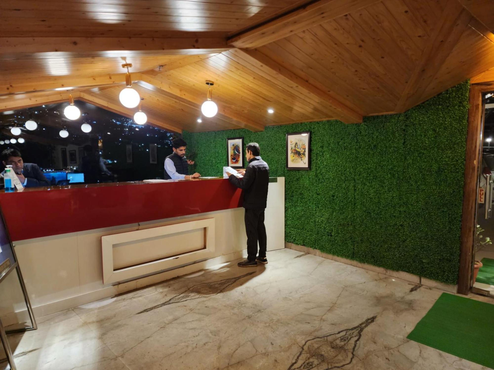 Golden Fern Resort Шимла Экстерьер фото