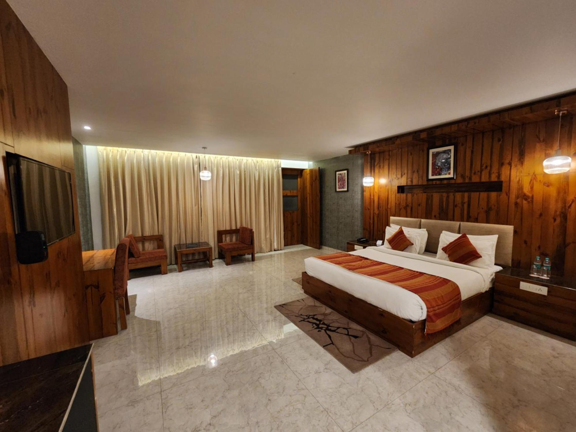 Golden Fern Resort Шимла Экстерьер фото