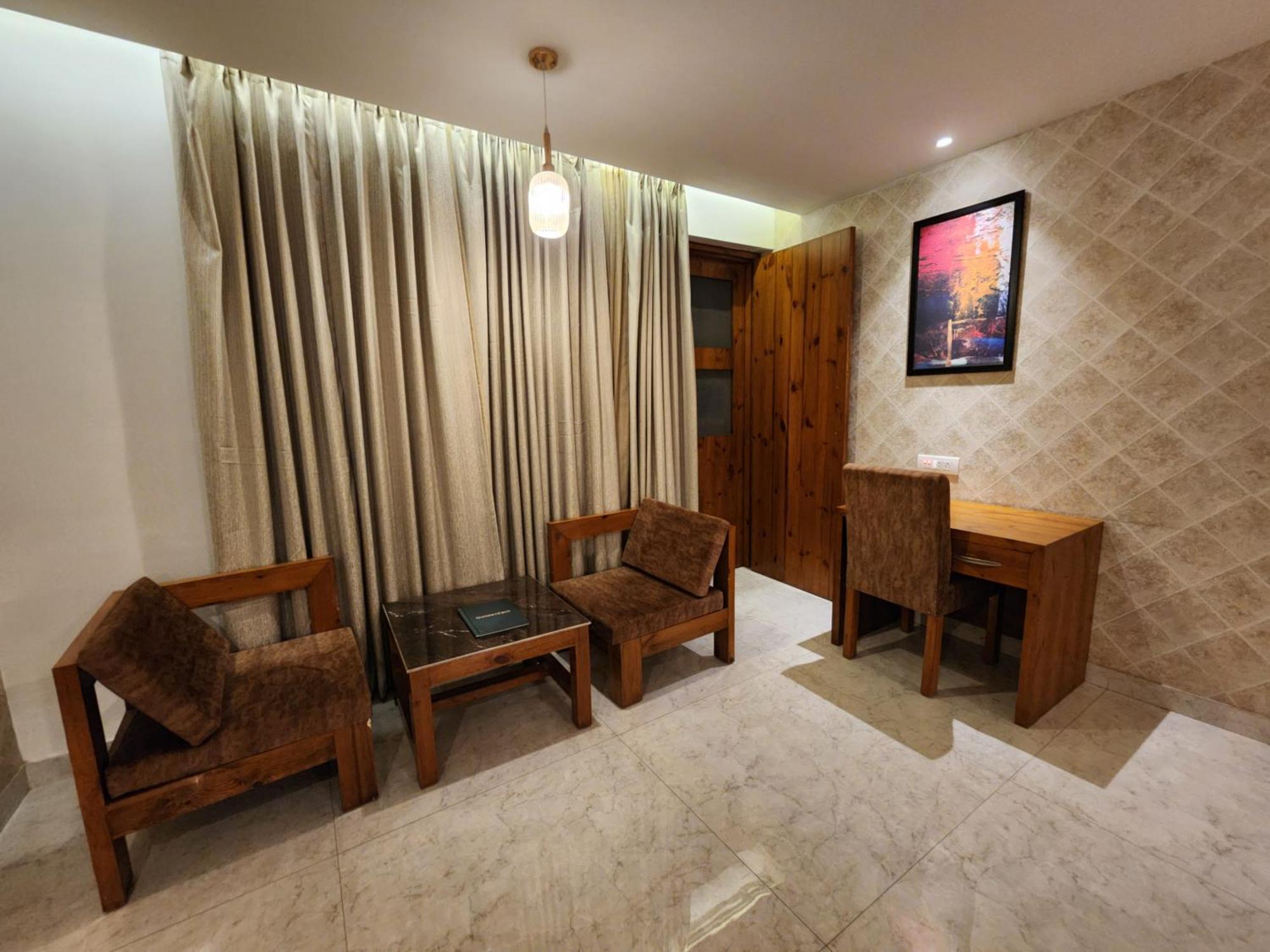 Golden Fern Resort Шимла Экстерьер фото